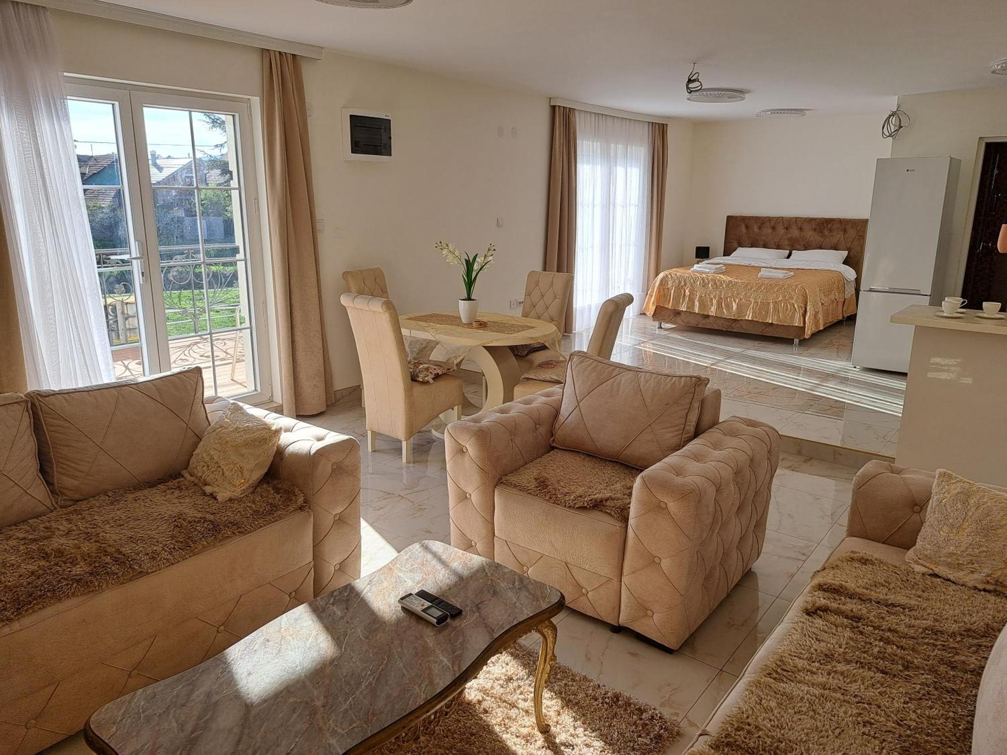 Dina Lux Apartman Jagodina Εξωτερικό φωτογραφία
