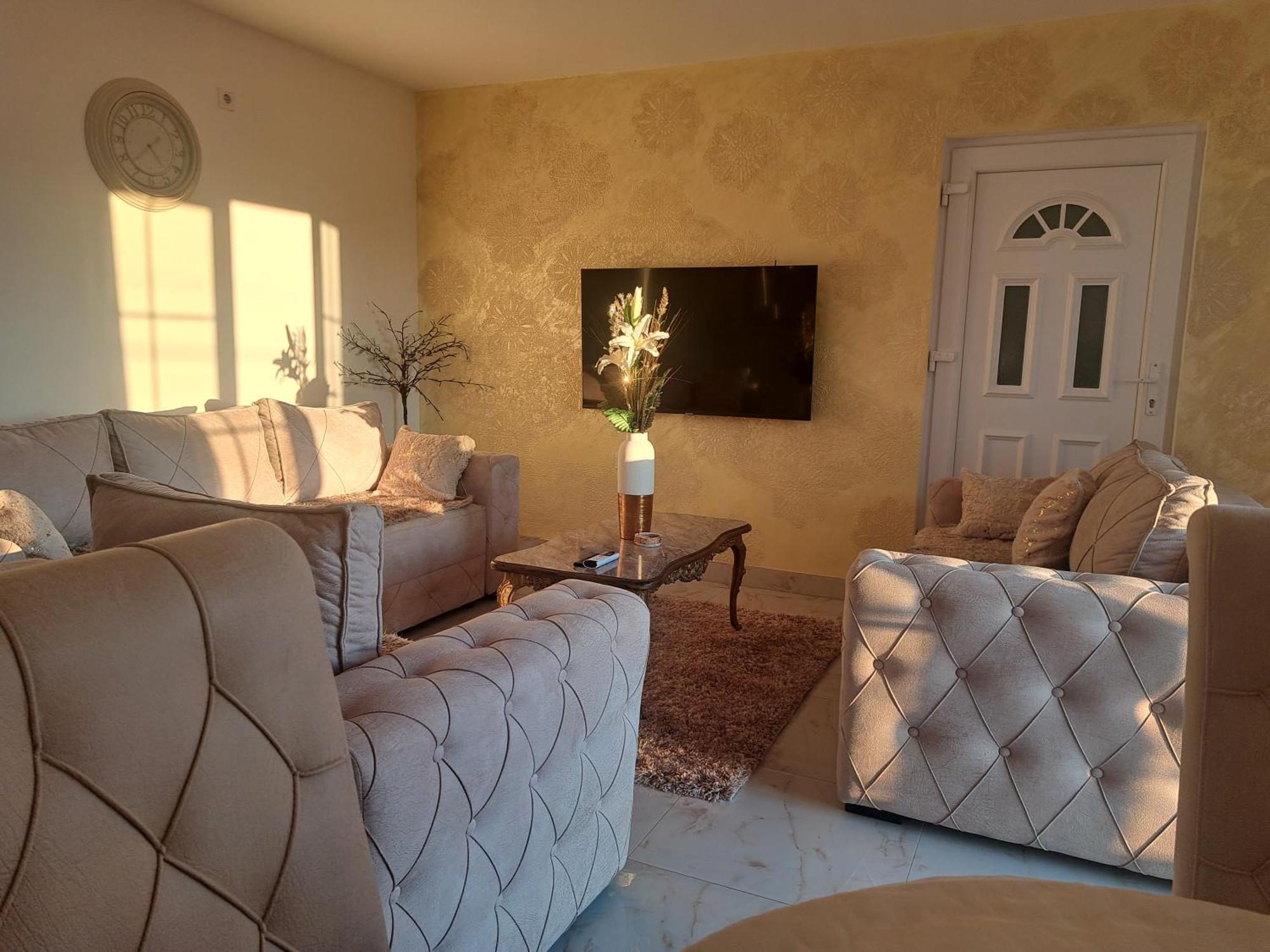 Dina Lux Apartman Jagodina Εξωτερικό φωτογραφία