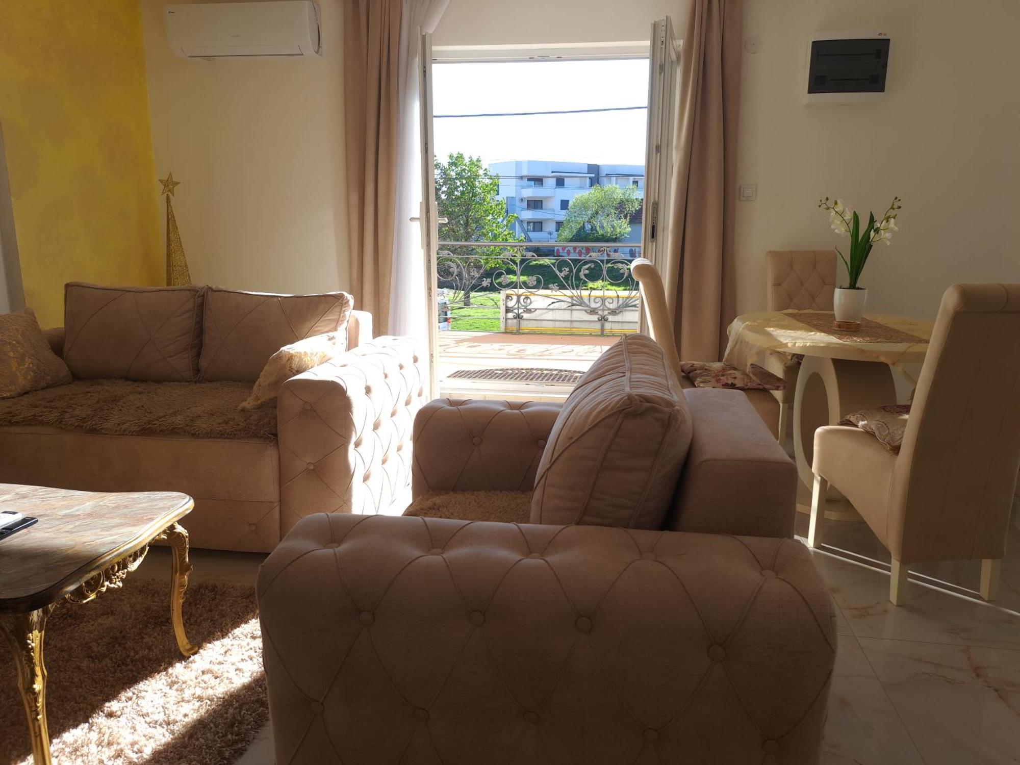 Dina Lux Apartman Jagodina Εξωτερικό φωτογραφία